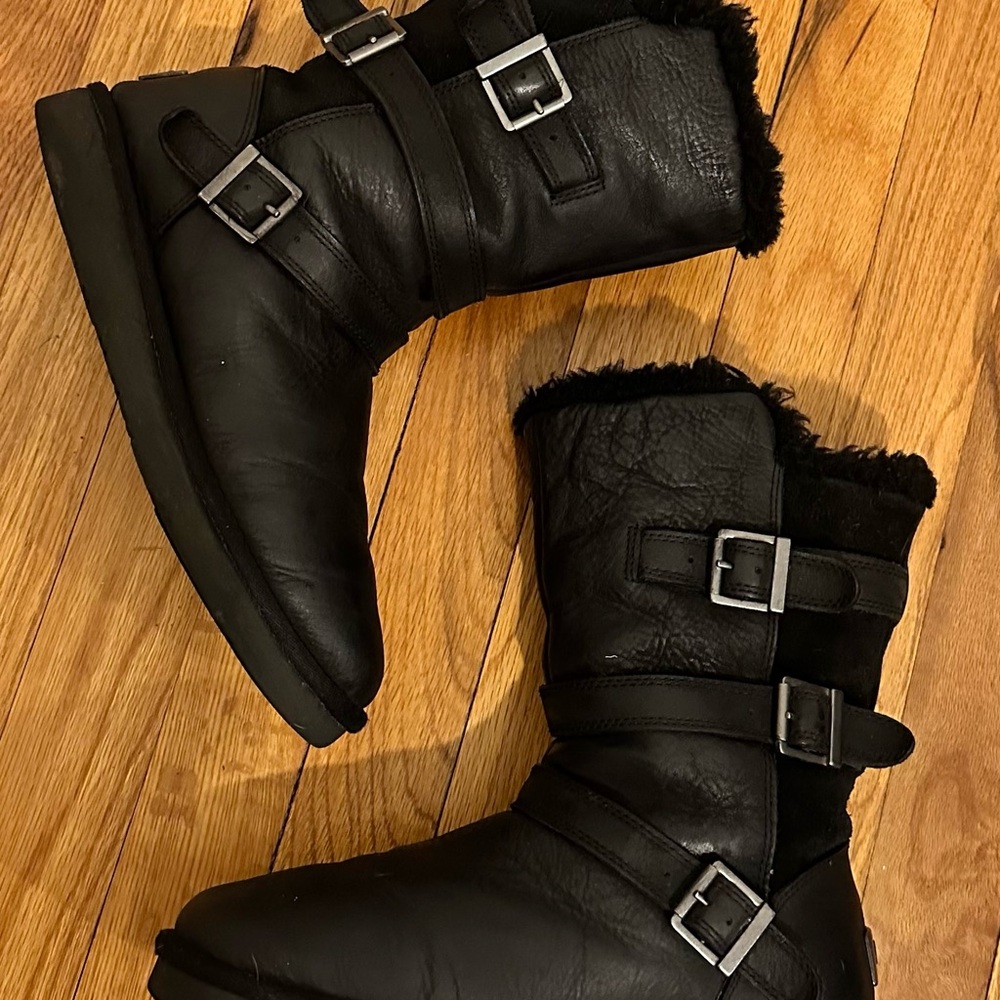 UGG Australia Becket Rider size 7 Women's Black Shearling Buckle Boots